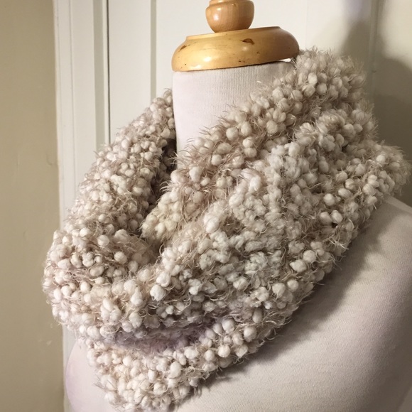 cejon Accessories - Cejon tan cream textured circle scarf